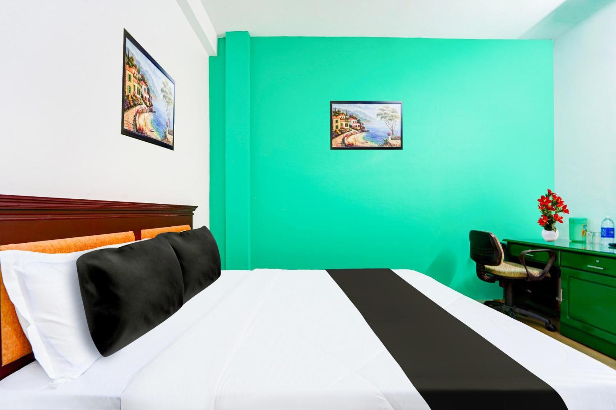 Super Hotel O Vennala Near Palarivattom Kochi Exteriör bild