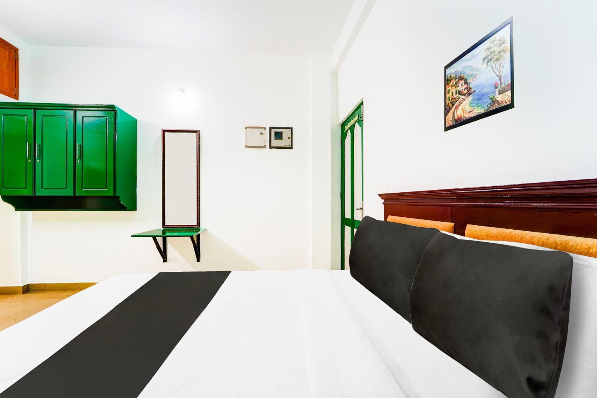 Super Hotel O Vennala Near Palarivattom Kochi Exteriör bild