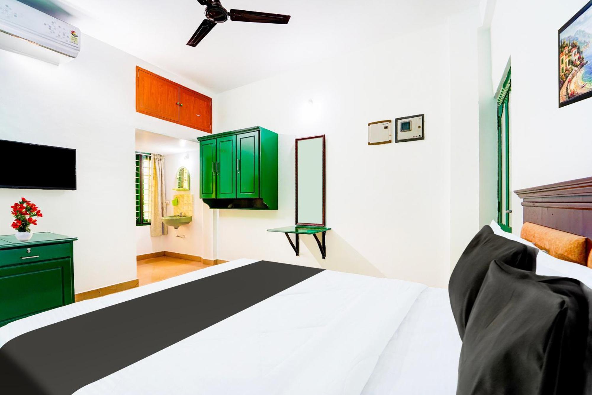 Super Hotel O Vennala Near Palarivattom Kochi Exteriör bild