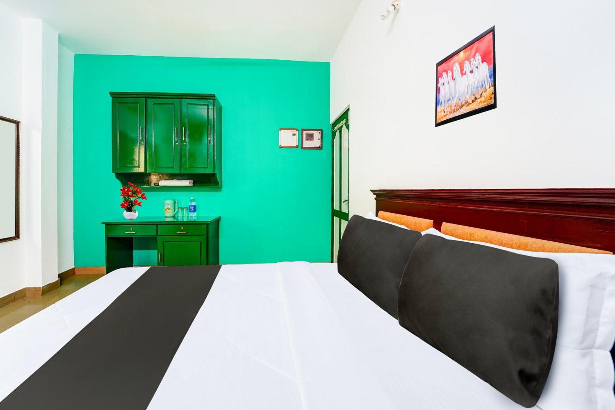 Super Hotel O Vennala Near Palarivattom Kochi Exteriör bild
