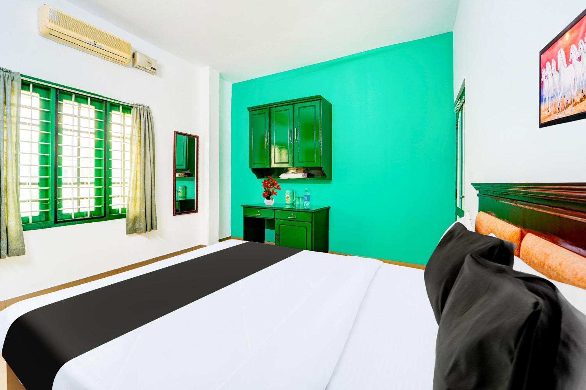 Super Hotel O Vennala Near Palarivattom Kochi Exteriör bild